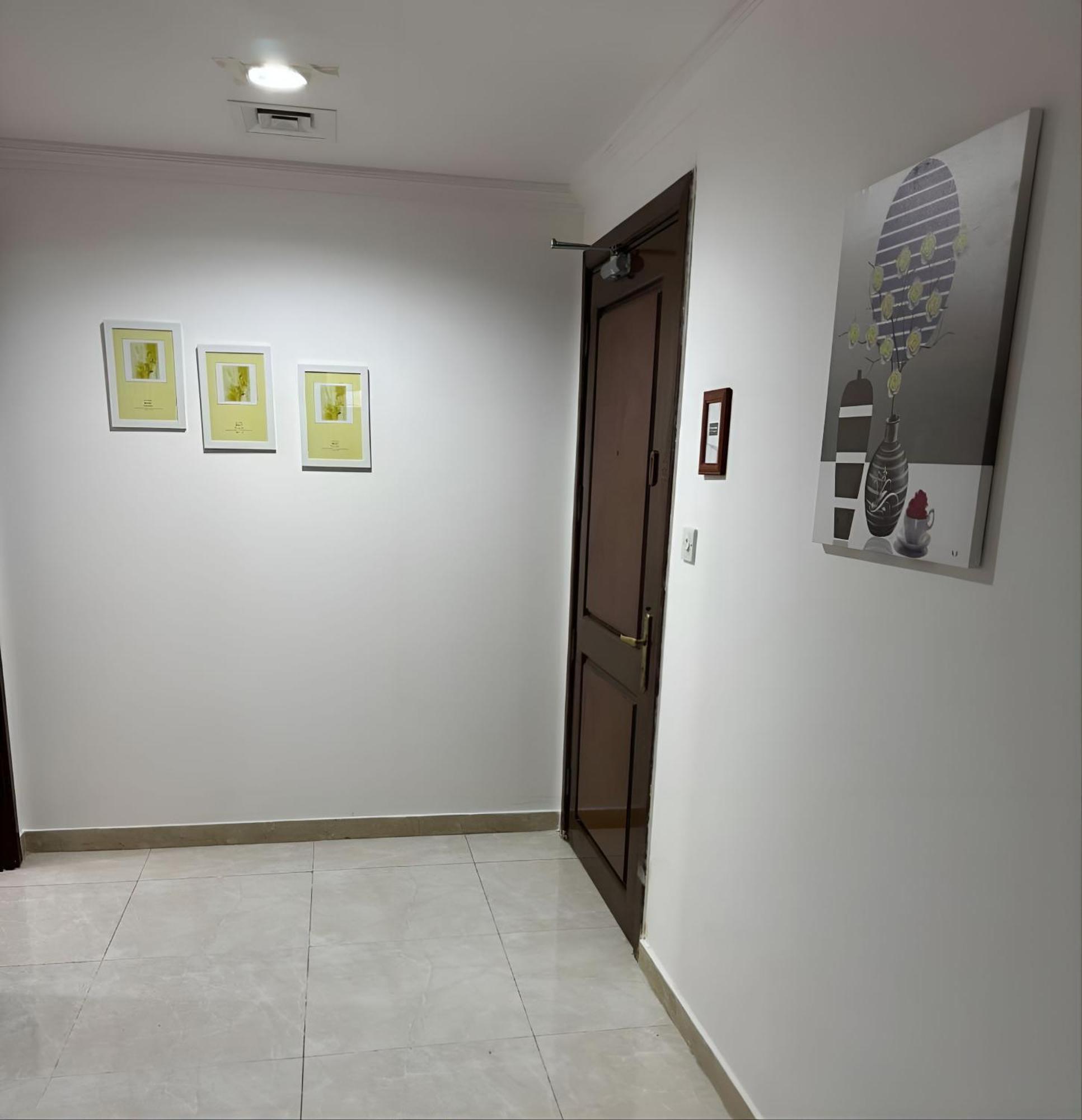 Corniche Street - For Males "Peaceful Bed Space" Abu Dabi Exterior foto