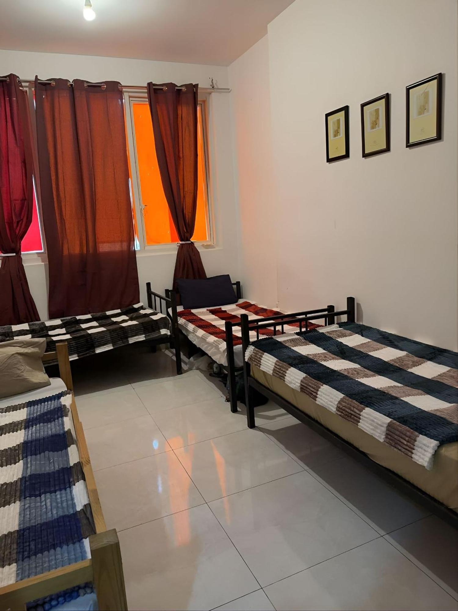 Corniche Street - For Males "Peaceful Bed Space" Abu Dabi Exterior foto